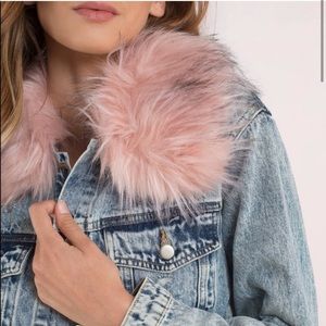 HONEY PUNCH pink fur collar distressed jean denim jacket